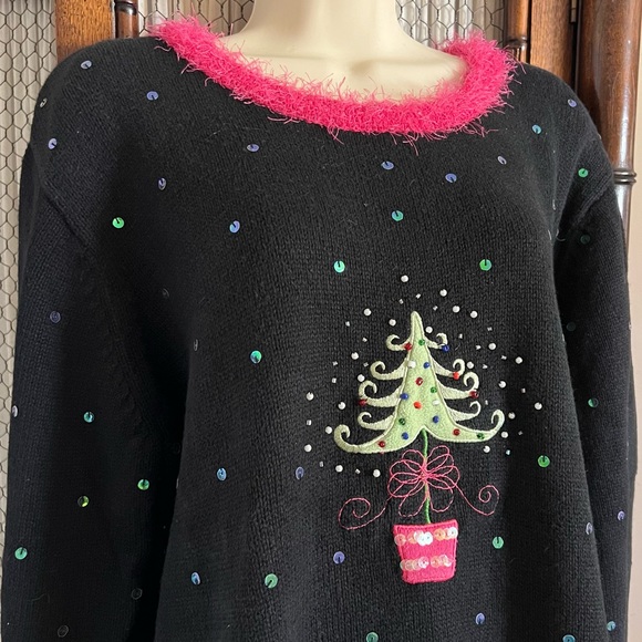 Mandal Bay Vintage Christmas Sweater - Picture 2 of 5